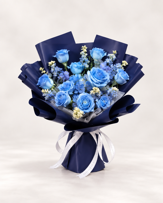 10支蓝玫瑰混搭花束~A bouquet of 10 blue roses